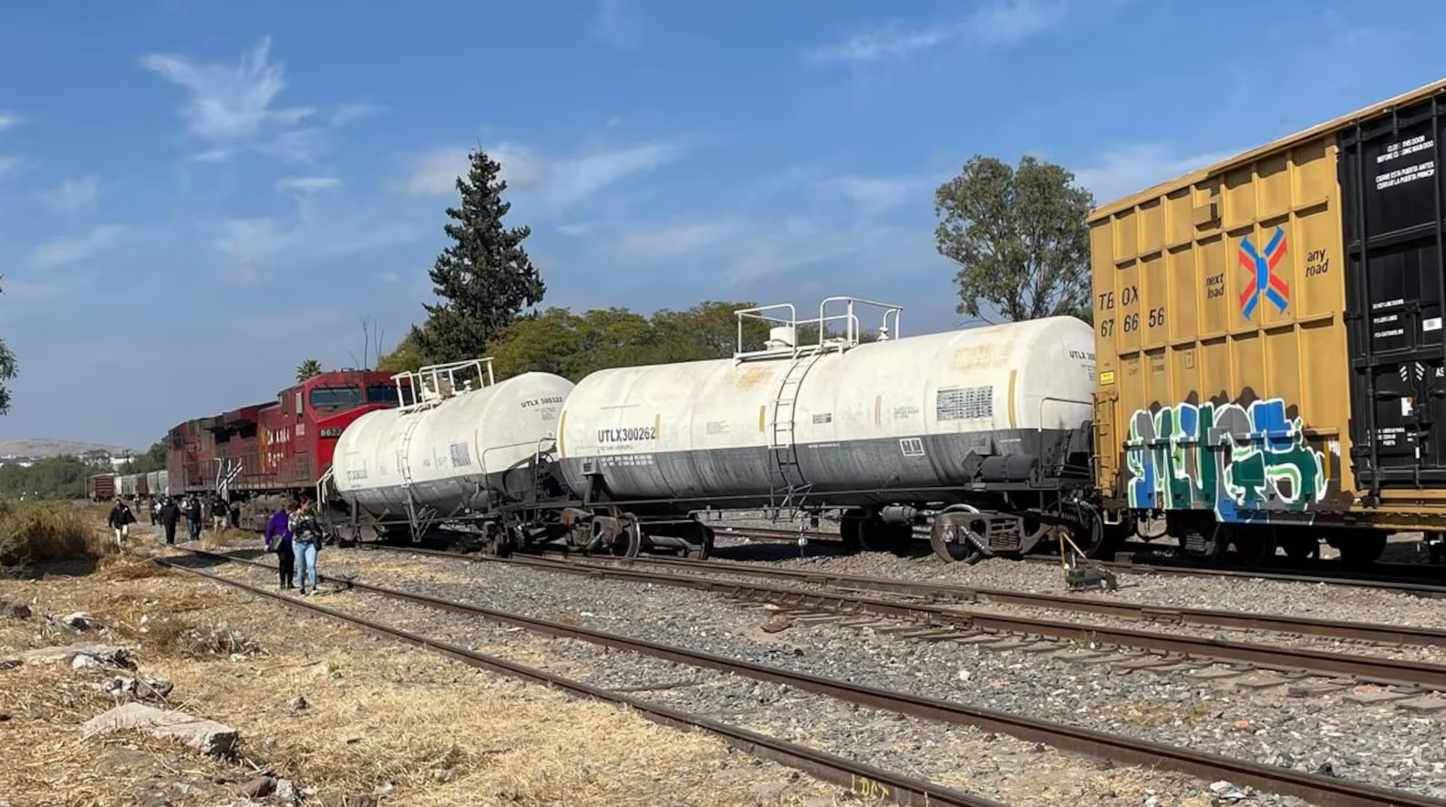 Tren de Canadian Pacific Kansas City se descarrila en San Juan del Río, Querétaro; no hay heridos