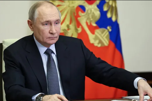Trump exige a Putin detener la guerra en Ucrania «ahora», o se atendrá a aranceles