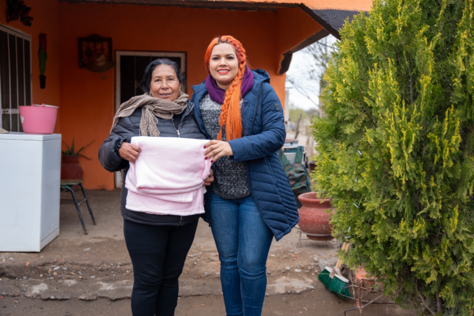 Despliegan Yesica y ‘Mejora Coahuila’ operativo invernal en Castaños