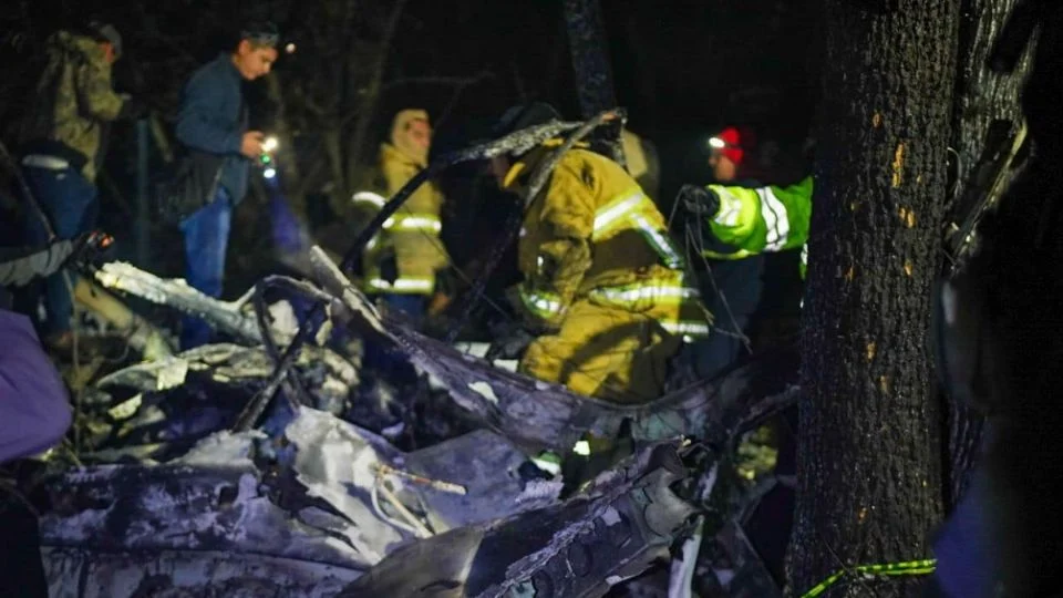 Se estrella avioneta en Nayarit y se desata incendio; hay seis fallecidos