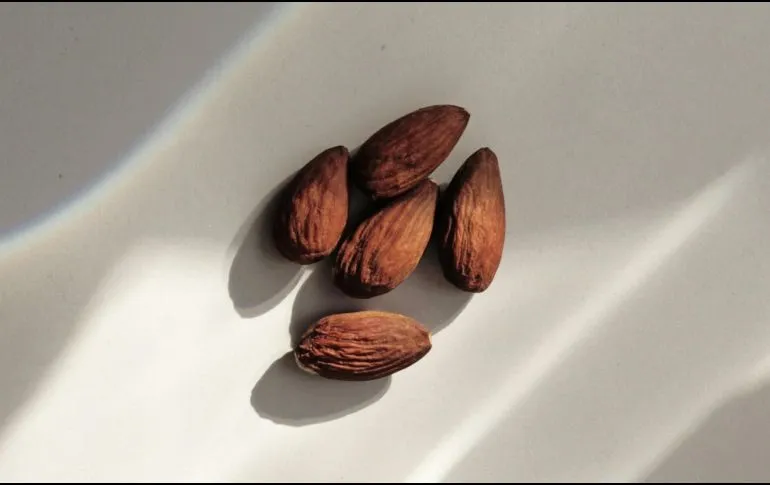 ¿Qué le pasa a tu cuerpo si consumes almendras todos los días?