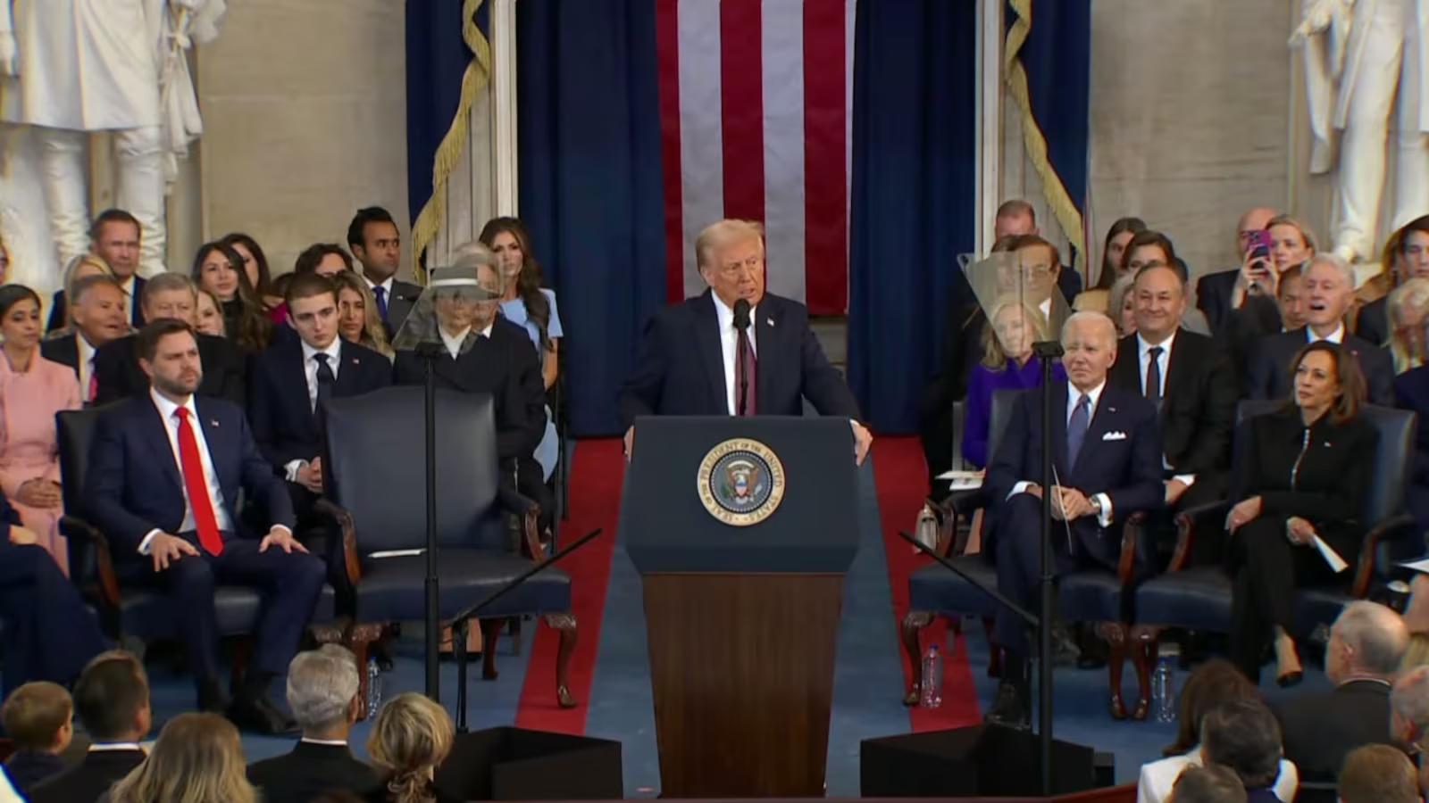 Trump ‘dedica’ sus dos primeras órdenes ejecutivas a México: ‘Mandaré soldados’ a la frontera