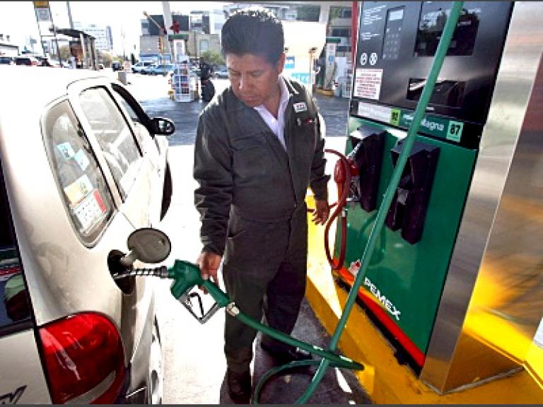 PRI denuncia aumento del precio de la gasolina