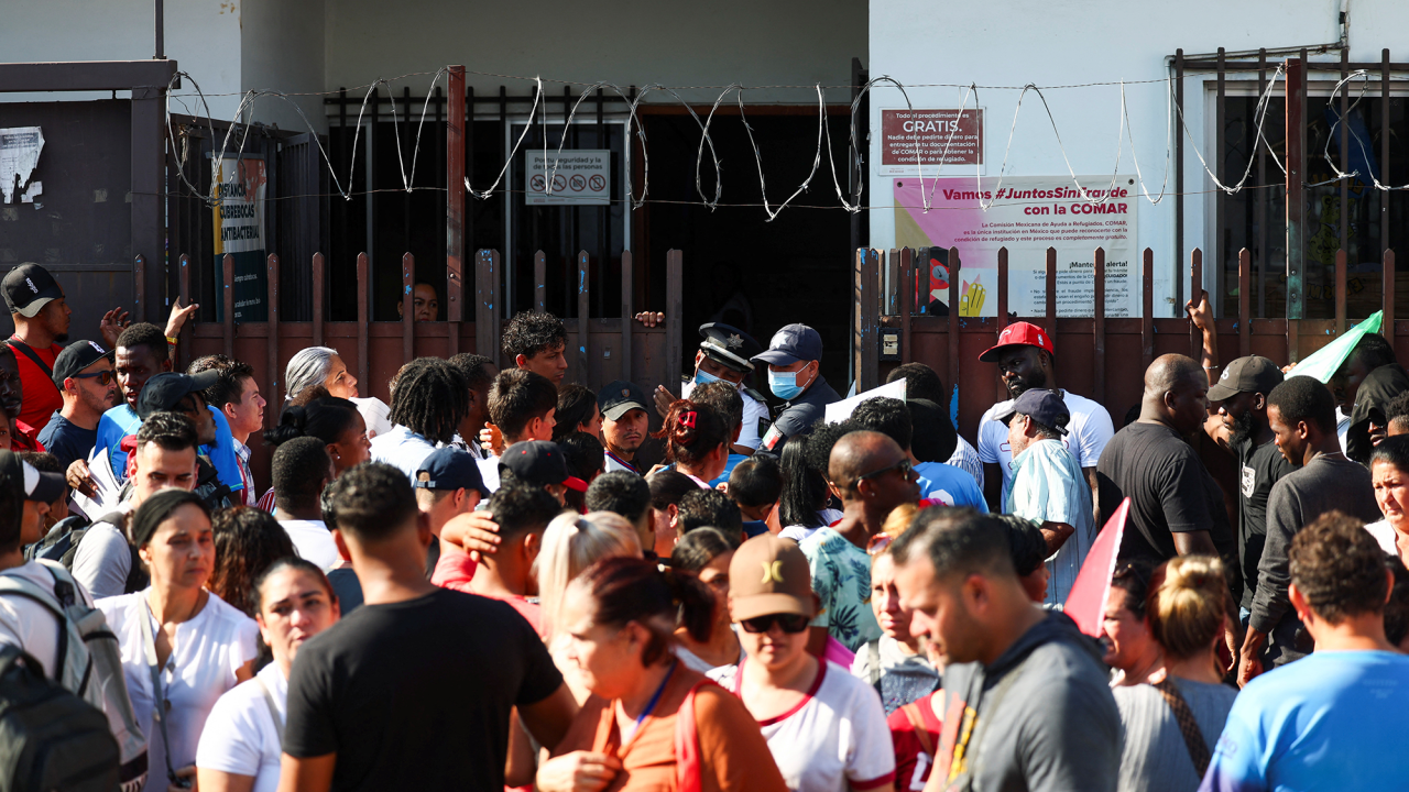 Migrantes optan por pedir refugio a México tras las drásticas medidas de Donald Trump