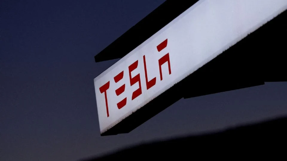 Tesla se suma a BMW para impugnar en tribunales los aranceles de la Unión Europea a vehículos eléctricos chinos
