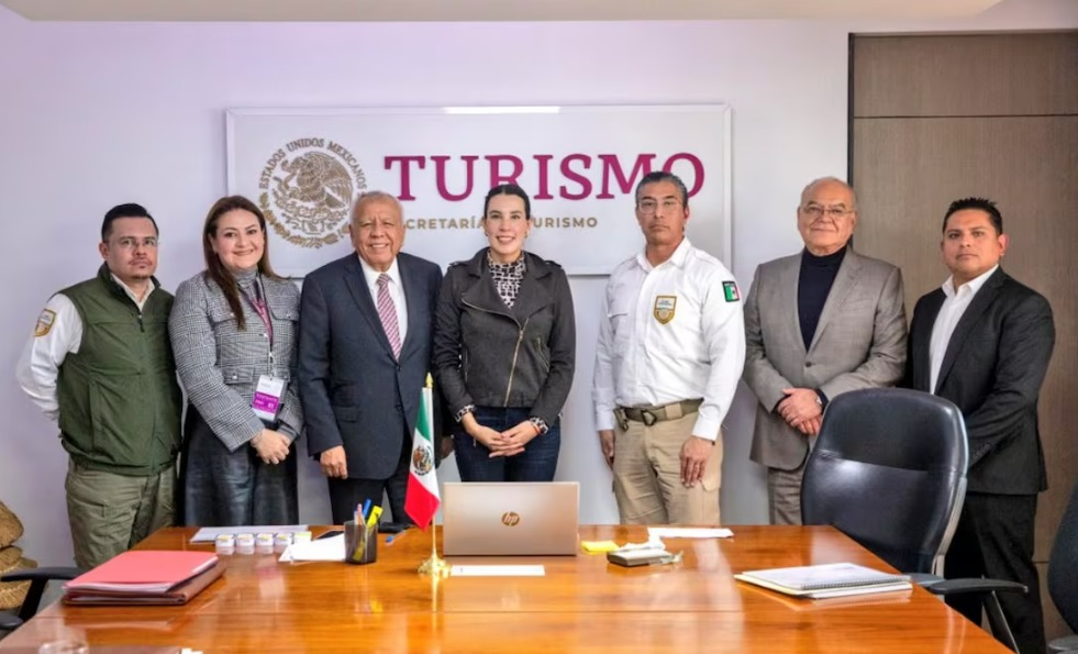 Reaparece Garduño en acto oficial, tras ser respaldado por Sheinbaum