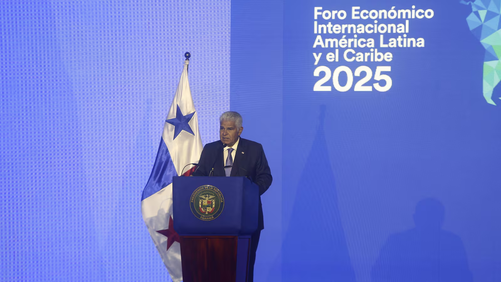 Panamá inaugura el ‘Davos latino’ y manda recado a Trump: ‘El Canal es y seguirá siendo de nosotros’
