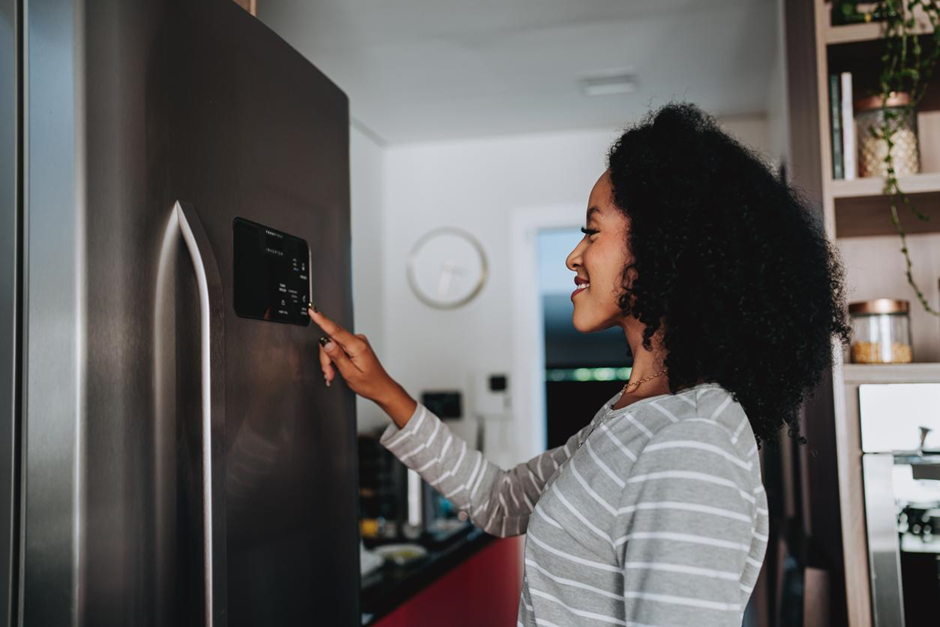Cómo elegir tu refrigerador si tienes una familia de más de 4 personas
