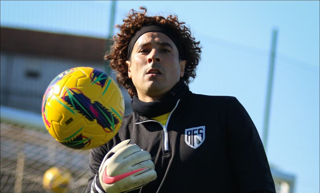 Guillermo Ochoa podría salir del AVS Futebol de Portugal; se mantendría en Europa