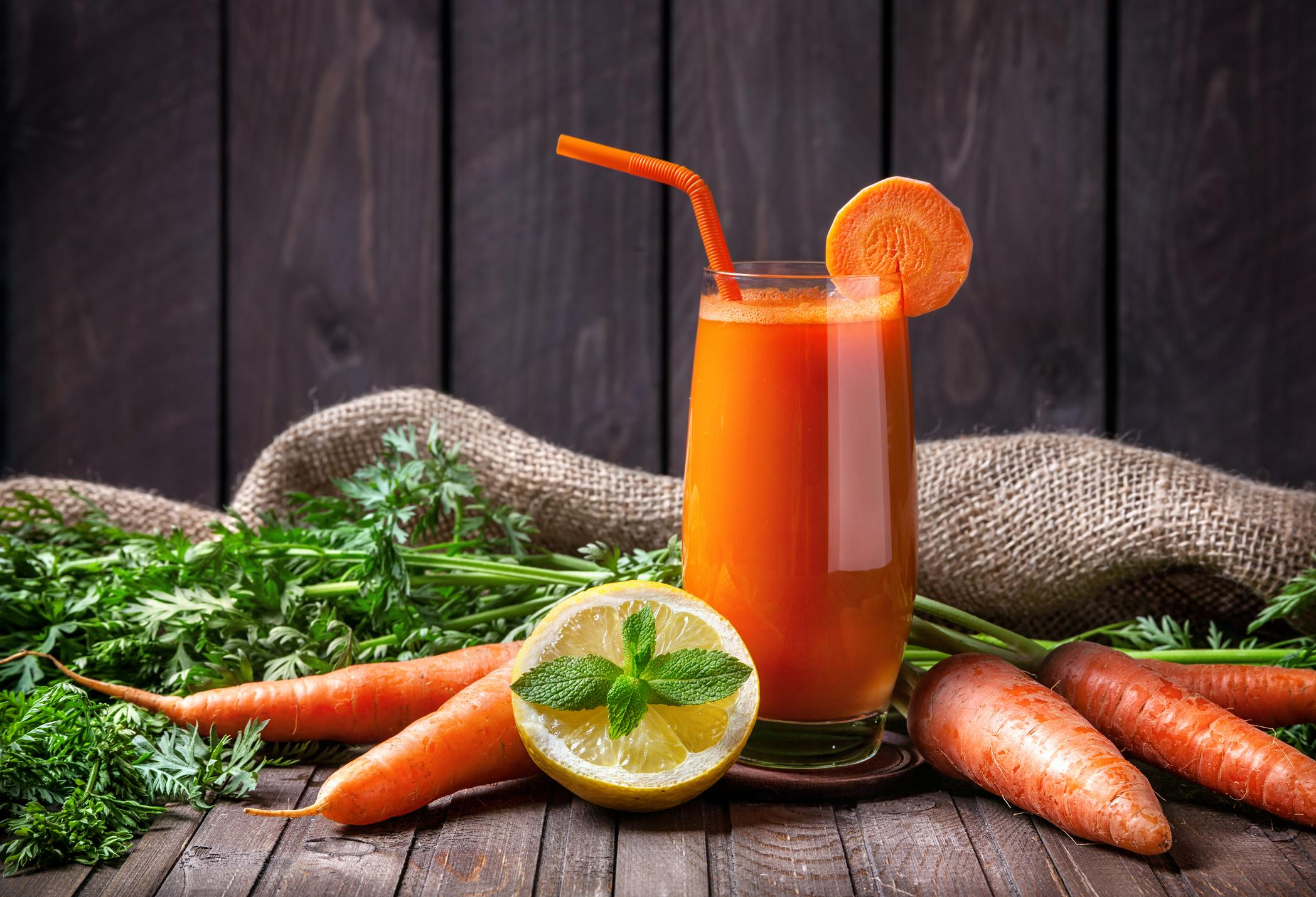 ¿Para qué sirve el jugo de zanahoria con limón?