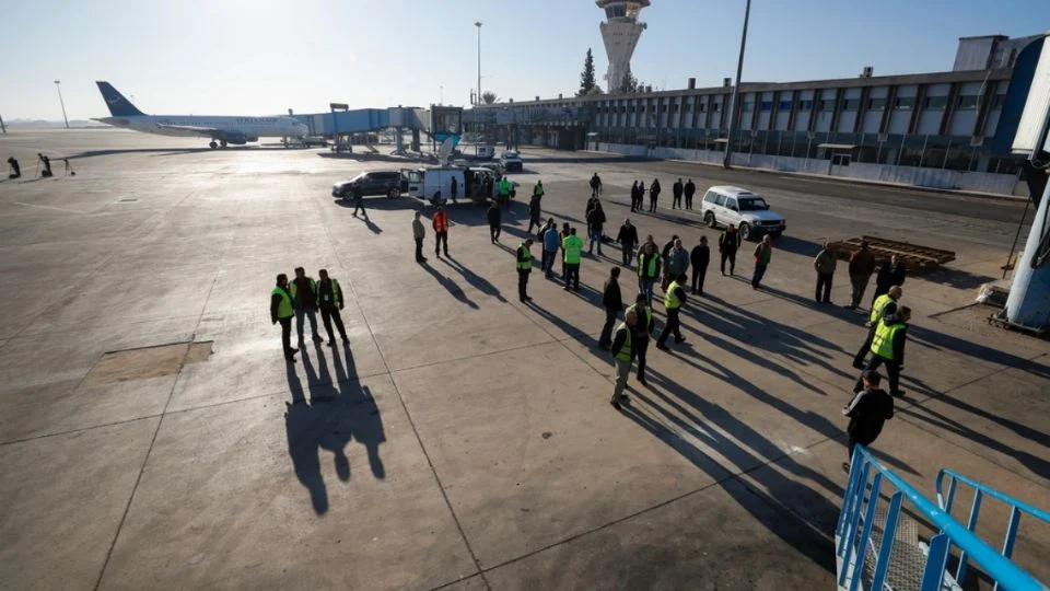 Siria recibe el primer vuelo comercial internacional desde la caída de Bashar Assad