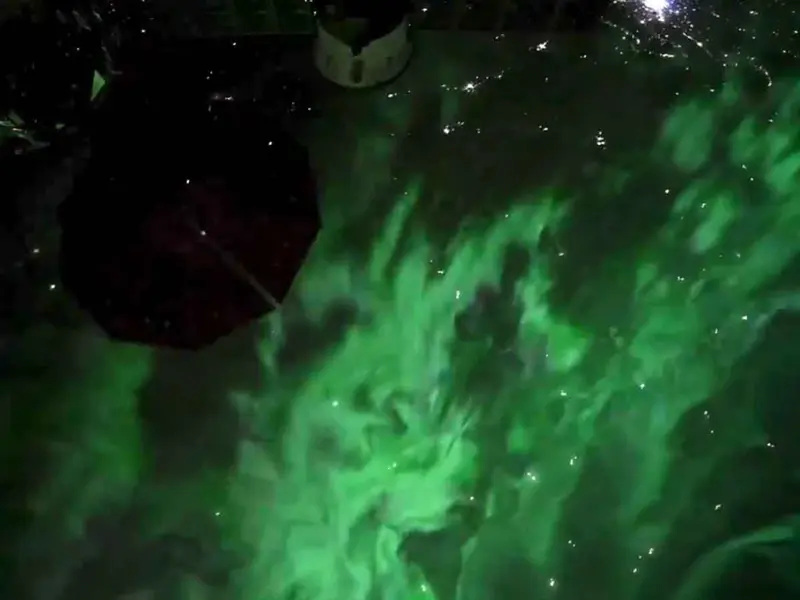 Astronauta a bordo de la EEI comparte increíble vista aérea de una aurora boreal