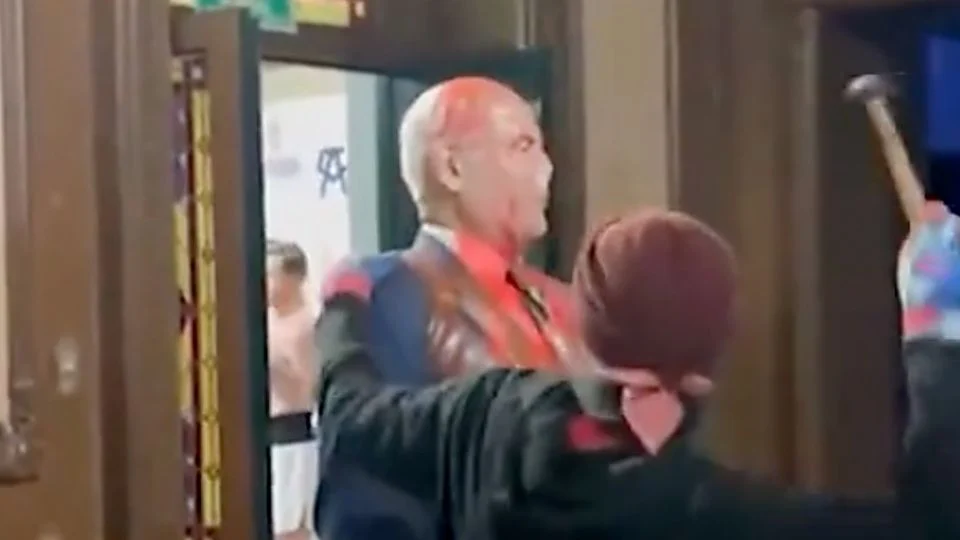 Israel califica de vandalismo el ataque a la figura de Netanyahu en el Museo de Cera de la CDMX