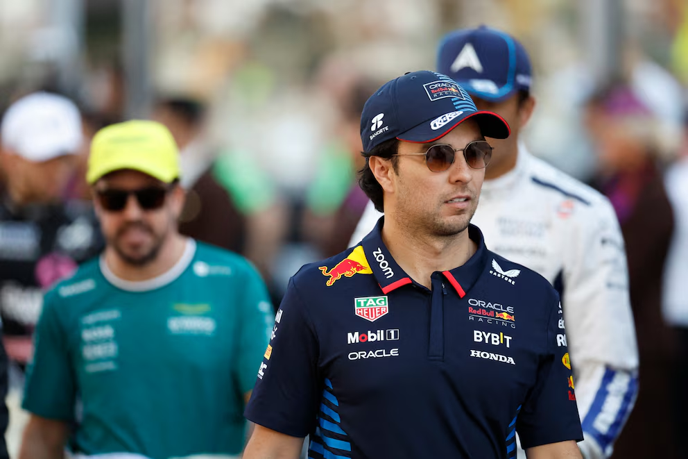 Tienda de Checo Pérez remata todos los productos de Red Bull
