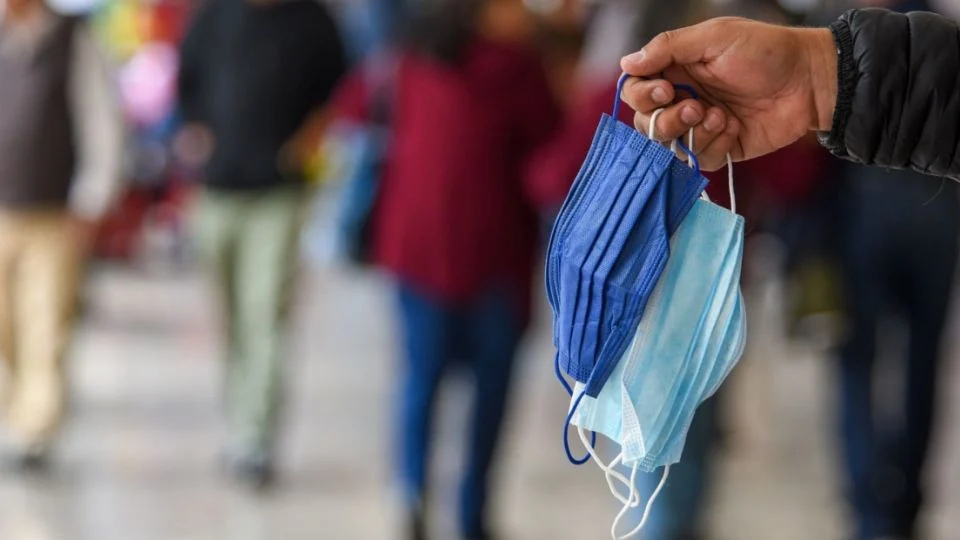 Temporada de enfermedades: los cuidados para protegerse del norovirus, la Covid-19 y la influenza