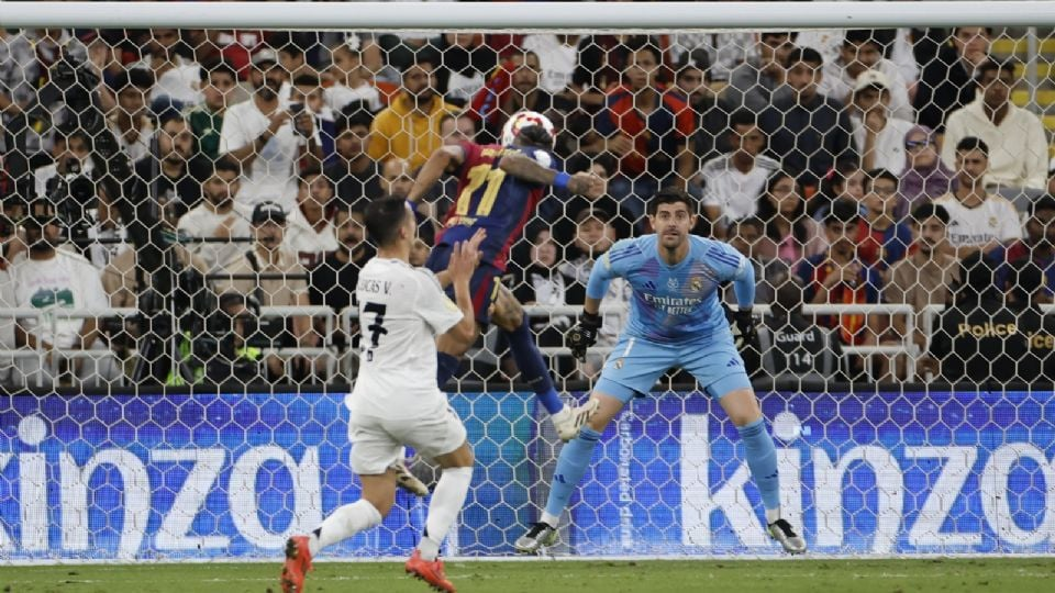 Barcelona golea al Real Madrid y es Campeón de la Supercopa de España