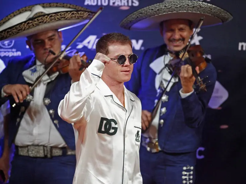 Jeque da señas del ‘Canelo’-Crawford