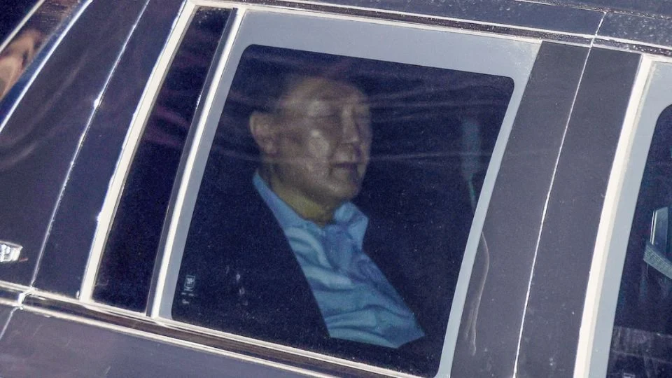 El presidente de Corea del Sur se ausenta del interrogatorio luego de ser ingresado al penal de Seúl