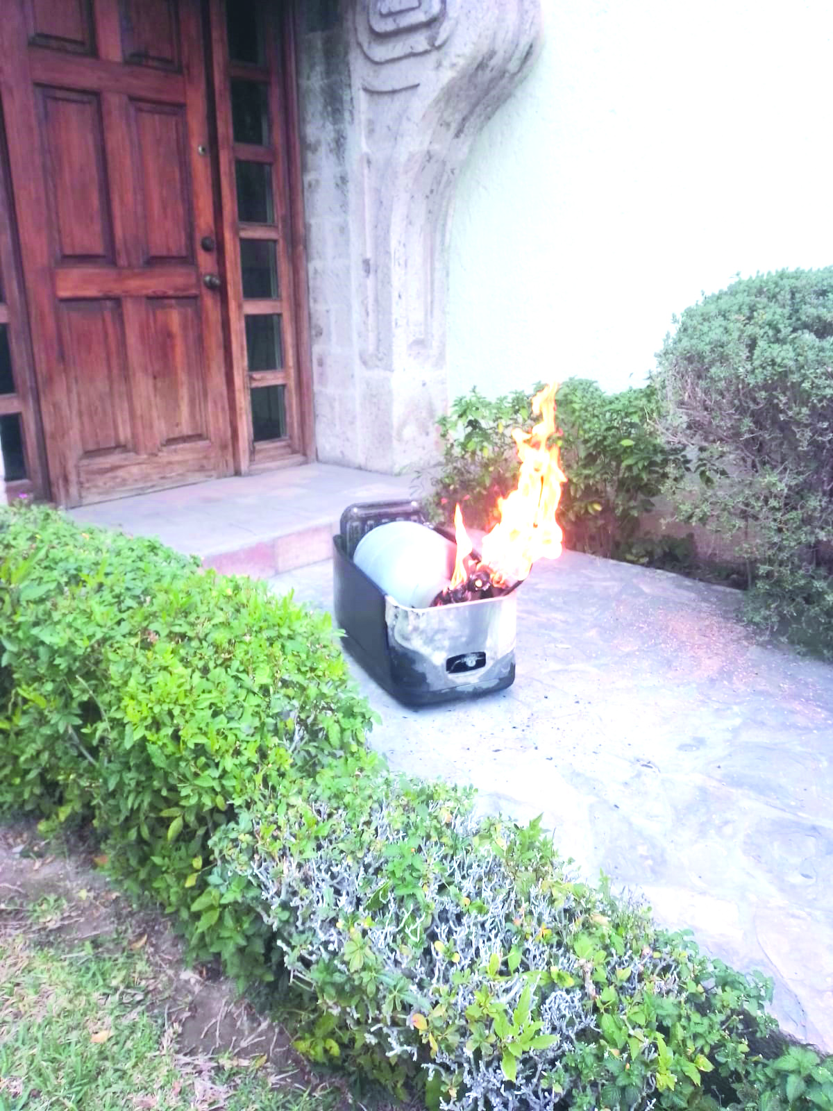 Atiende PC incendio de 4 tanques de gas