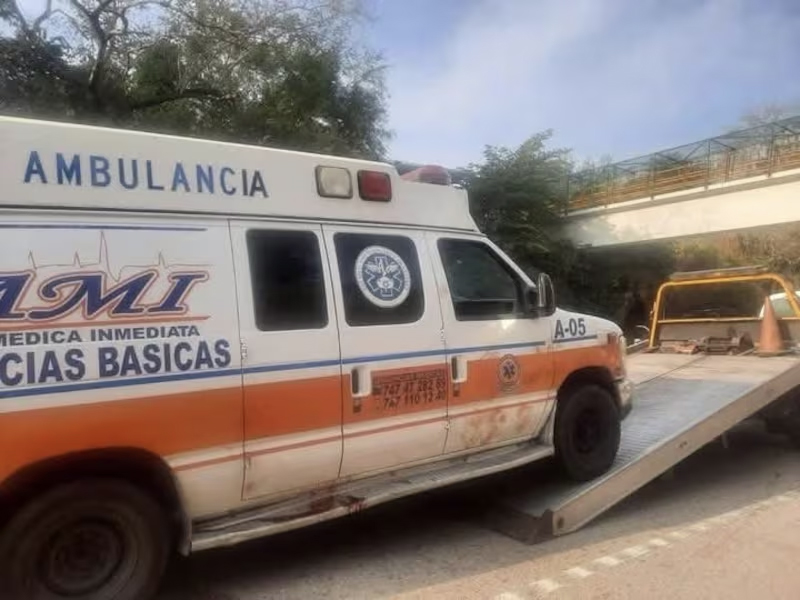 Rematan a 4 en ambulancia en Acapulco