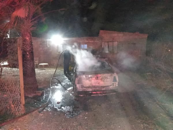 Incendia auto de su rival por celos