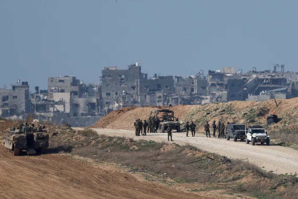 Trump insiste en tomar el control de Gaza; «No la tenemos que comprar»