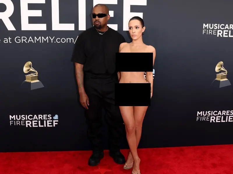 Sacan a Kanye West y Bianca Censori