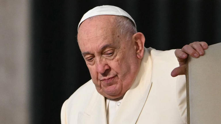 Desmiente Vaticano renuncia del papa Francisco