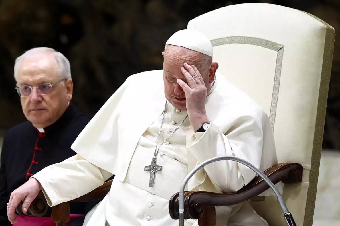 El papa Francisco es hospitalizado