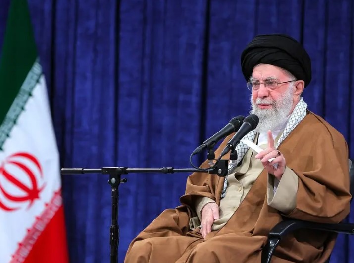 Irán dice estar dispuesto a negociar con EU, pero no bajo «máxima presión»: canciller