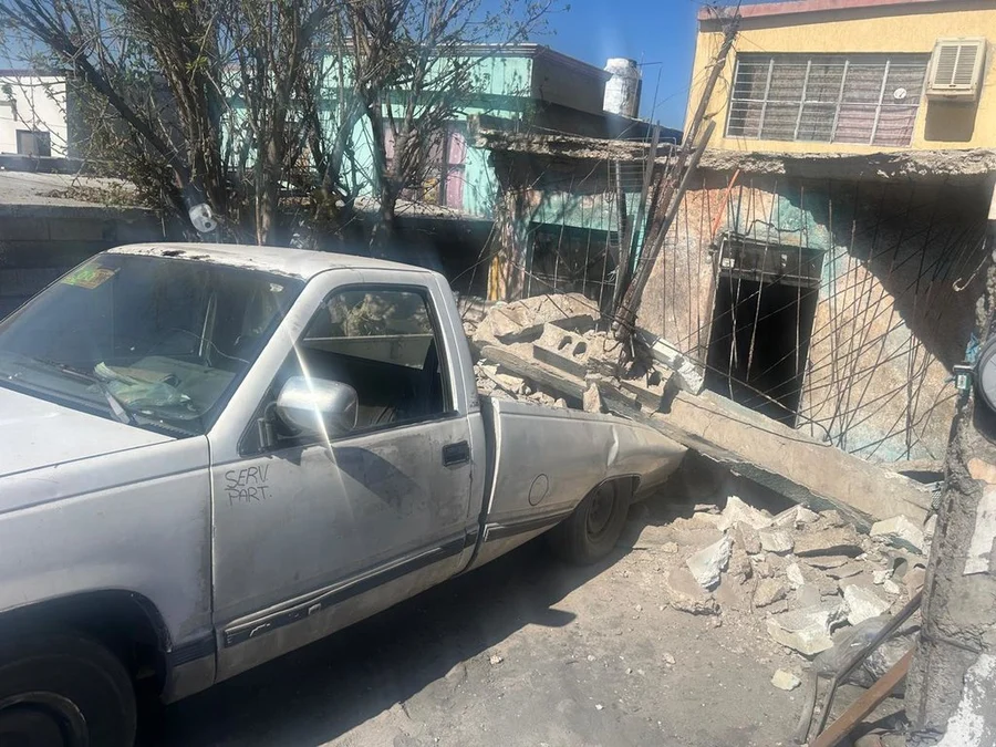 Se impacta contra su propia vivienda