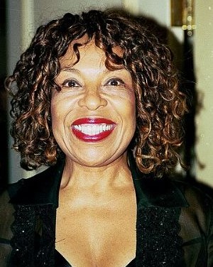 Muere Roberta Flack, cantante del exitoso tema “Killing me softly with his song”