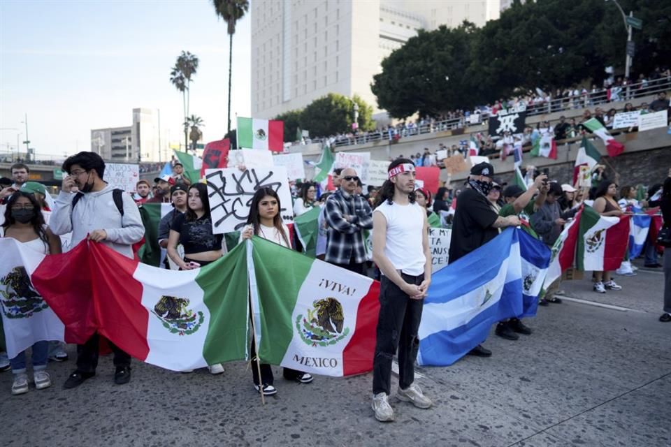 Protestan en LA contra deportaciones masivas