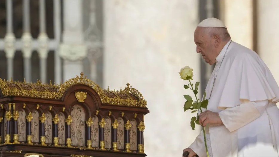 Papa Francisco está en estado crítico: Vaticano