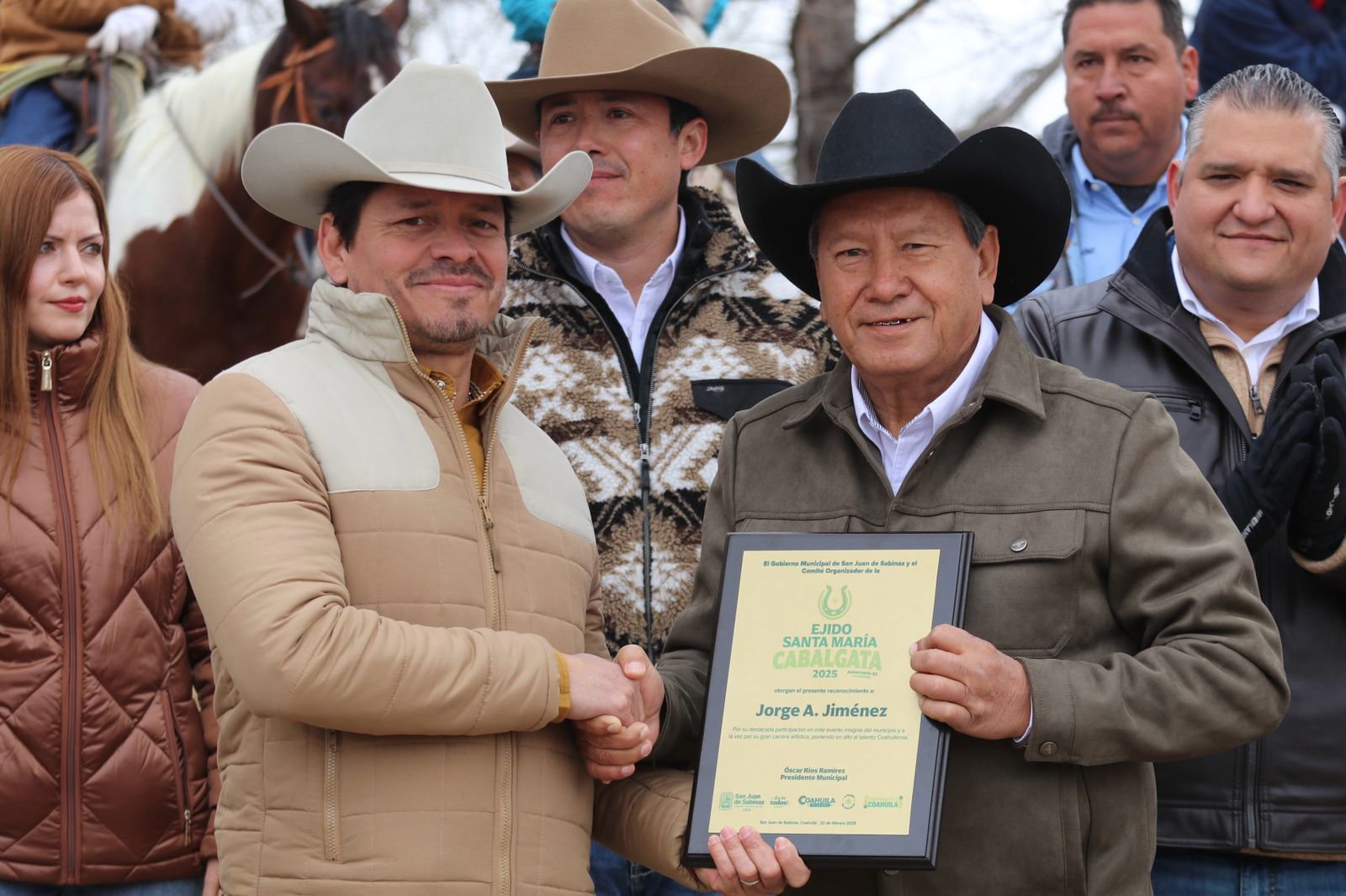 Encabeza Ríos cabalgata por festejos de “Santa María”