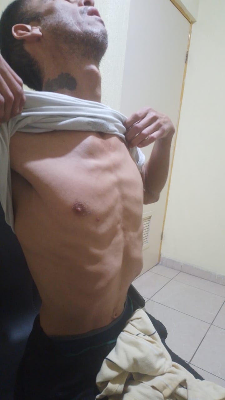 Sin comer y maltratado lo hallan en anexo Crea
