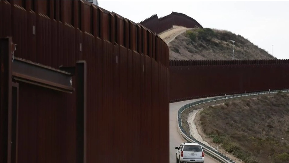 La Casa Blanca anuncia la construcción de 127 kilómetros más del muro fronterizo con México