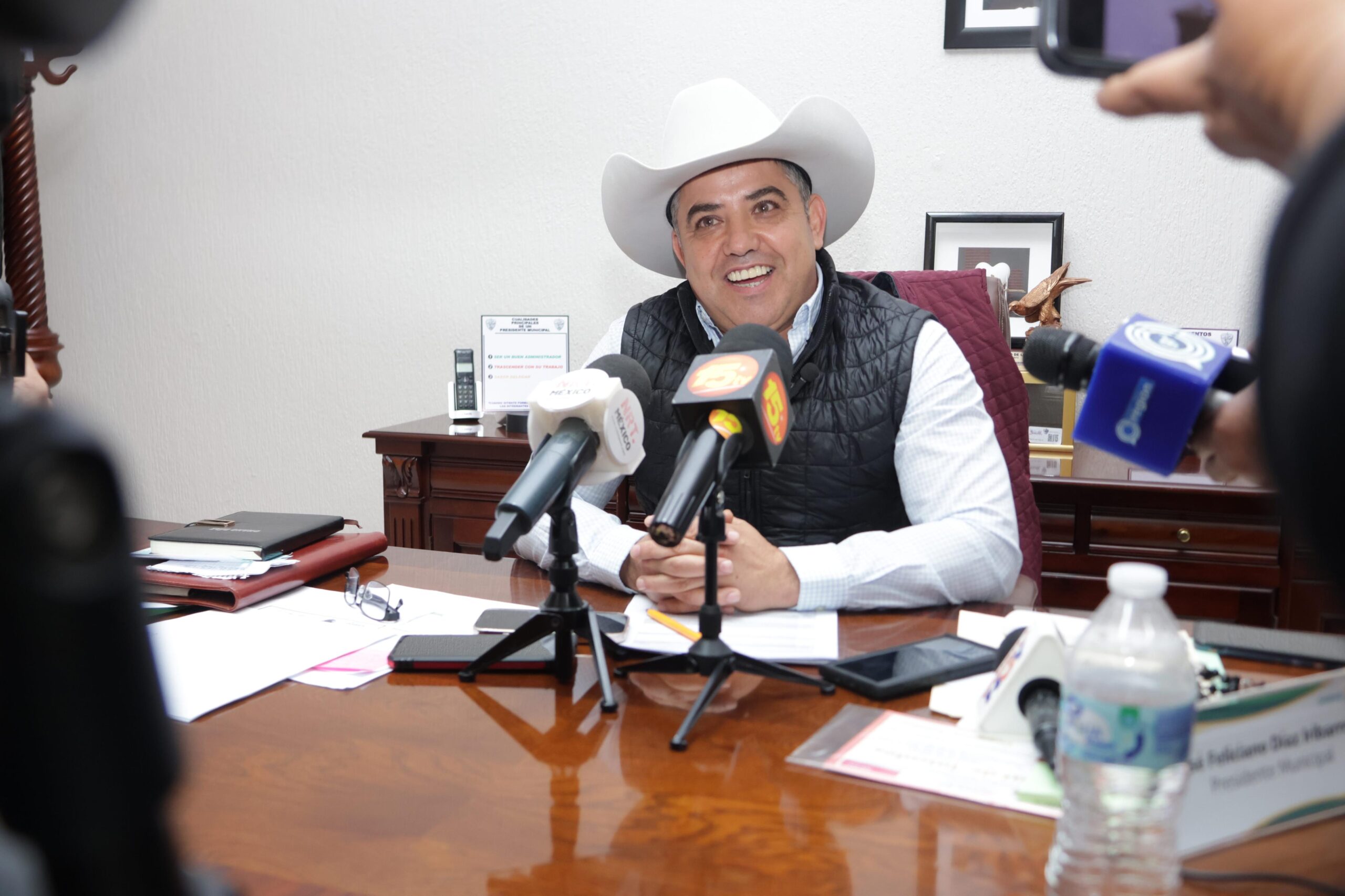 Anuncia Chano Díaz, inversiones por 6.5 millones de pesos en infraestructura pública y policía.