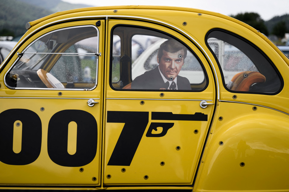 Amazon asume el control creativo de la franquicia de James Bond