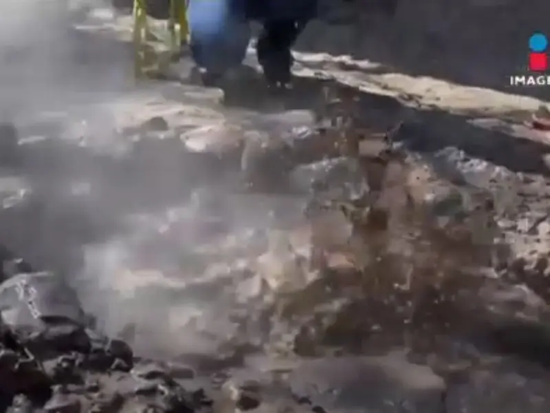 Brota géiser en Jalisco, emana vapor y agua que alcanzan hasta los 96 °C