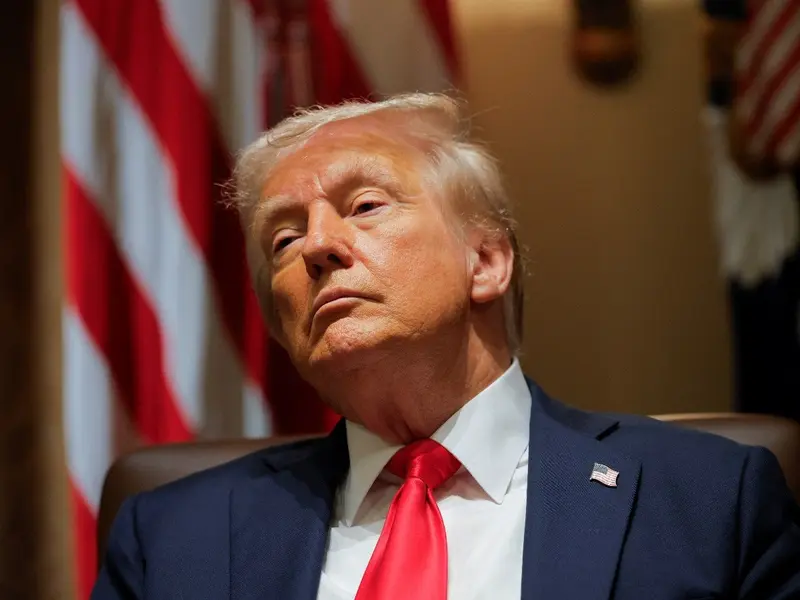 Trump ‘corrige’ y dice que impondrá los aranceles a México este martes