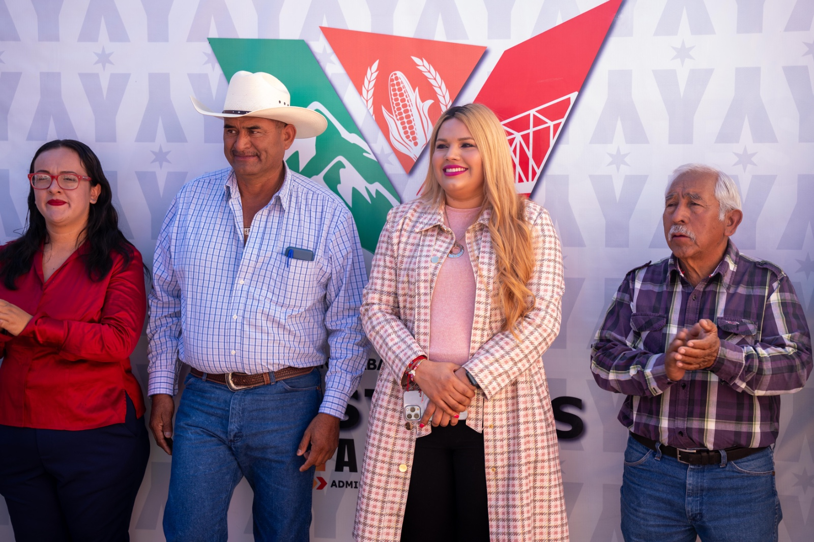 Fortalece Yesica al sector rural de Castaños