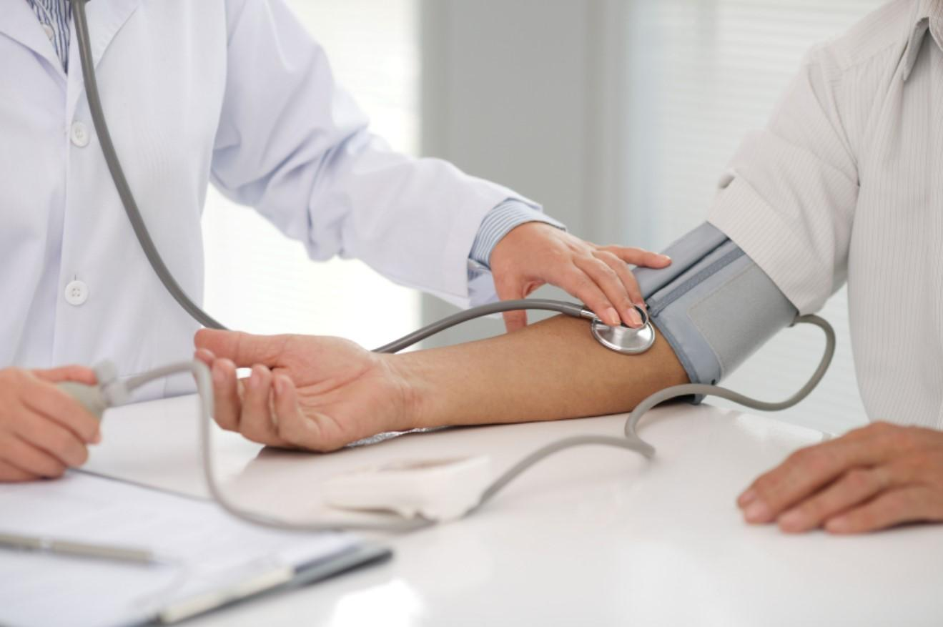 ¿Cómo subir la presión arterial sin tomar azúcar?