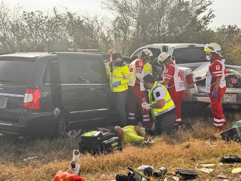 Trágico accidente deja 13 lesionados; un bebé y dos menores entre ellos