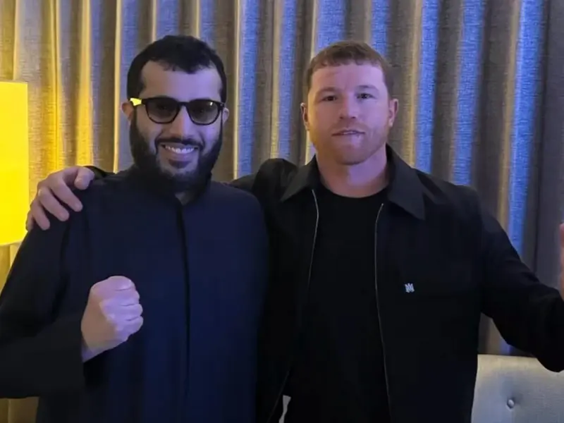 ¡Millonario acuerdo para ‘Canelo’ Álvarez! Firma contrato con promotor árabe