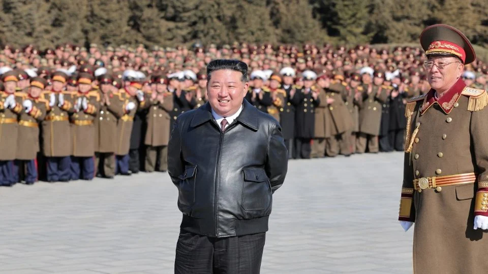 Kim Jong-un califica como gran amenaza para su país la alianza de seguridad que tienen Estados Unidos, Corea del Sur y Japón