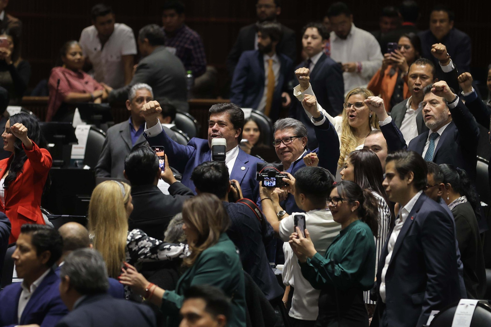 Morena y aliados aprueban reforma del Infonavit en San Lázaro