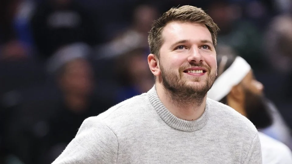 El intercambio de estrellas de Luka Doncic a los Lakers y Anthony Davis a los Mavericks sorprende en el entorno de la NBA: “Es una locura”