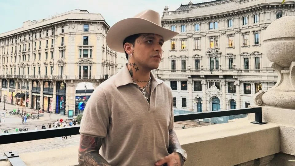 «Dedícale tiempo, en lugar de canciones»: critican en redes a Christian Nodal por composición para su hija