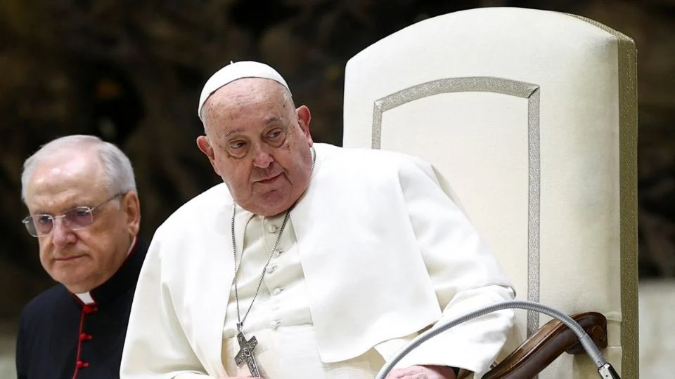 El cuadro clínico del papa Francisco es complejo y requiere una hospitalización adecuada: Vaticano